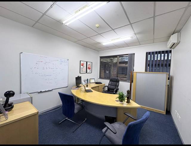 6,052M² OFFICE FOR SALE IN HALFWAY HOUSE
